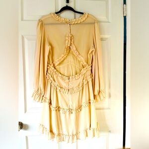 LOOK@THIS DRESS!😳😍